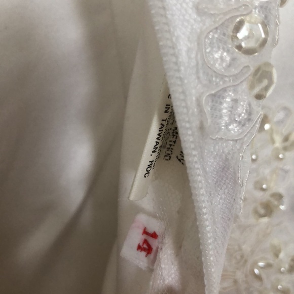 Vintage Wedding Dress - Picture 11 of 12